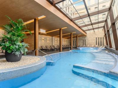 ✔️5* Anna Grand Hotel élménymedencéje Balatonfüreden - ✔️ Anna Grand Hotel Balatonfüred ✔️ Akció Anna Grand!