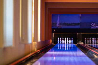 Siófoki szálloda bowling pályája a Hotel Azúr Prémium - ✔️ Azúr Prémium Hotel Siófok ✔️ 5* wellness hotel Siófokon