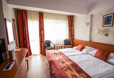Hotel Panoráma*** - elegáns szobák panorámás kilátással a Balatonra - Panoráma Hotel*** Balatongyörök - Akciós félpanziós wellness hotel a Balatonnál