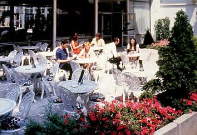 Hotel Hungária Siófok grillterasz Siófokon- - ✔️ Hungária Hotel Siófok ✔️ Akciós Hungária hotel Siófokon